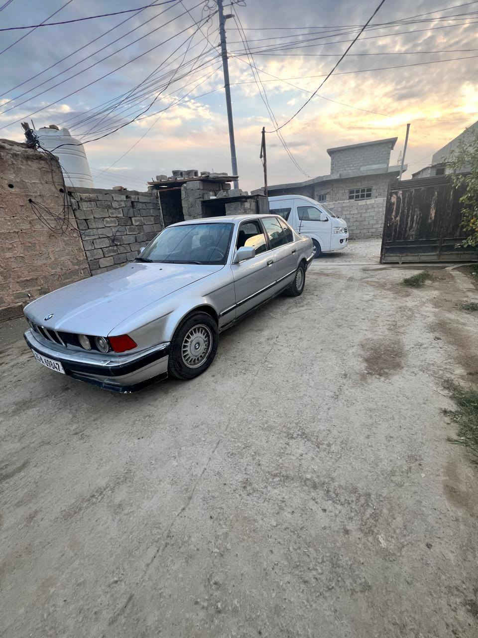 السلام عليكم
بي أم ٧٣٥ بلاد وأصل
رقم انبار مداور ثاني يوم 
مكينه وكير خير من الله 
تخَم تاير
سيارة بدون ضربه ولا خياس الحمد لله
سعر ب ٤٩  بيه مجال ***********
