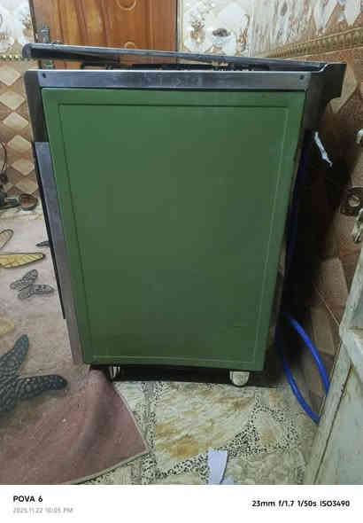 طباخ كريازي باب أول كله شغال عيونه وفرنه ناره زركه سعر ٢٢٥ حي الشرطه الأكاديمية  ***********
