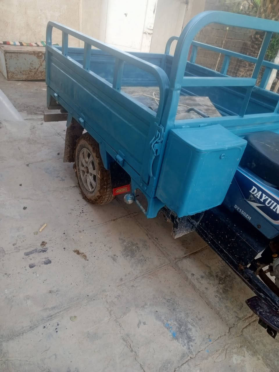 سلام عليكم ستوته للبيع اوراق 2016
جاهزه تخم تاير كهربائيات كله شغال مكاني نعمانيه  سعر 1400 / ***********
