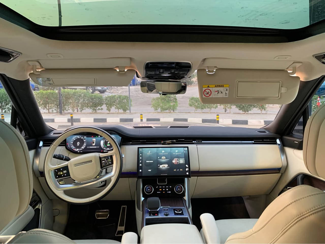 Range Rover Vogue 2023 P-440e
Pre Owned 59,000 Km
Fully Loaded 
Best Price in Market 💰🔥
متاح جميع أنظمة التقسيط بنوك و شركات بأقل مقدم 

 For More Info Call Assem Salama 01113143326

 #luxury #luxurylifestyle #LuxuryLiving #rangerover #VIP #vogue #cars #carsforsale القاهرة, مصر


**إذا كنت صاحب هذا الإعلان وتريد حذفه لأي سبب، رجاءا أرسل رسالة إلى الدعم الفني**