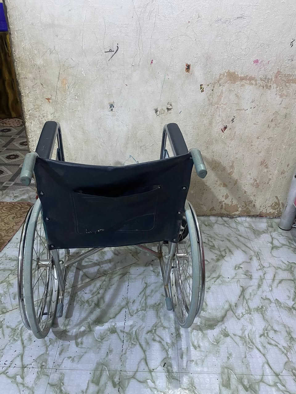 عربانه للبيع اليريدها يتصل ***********
