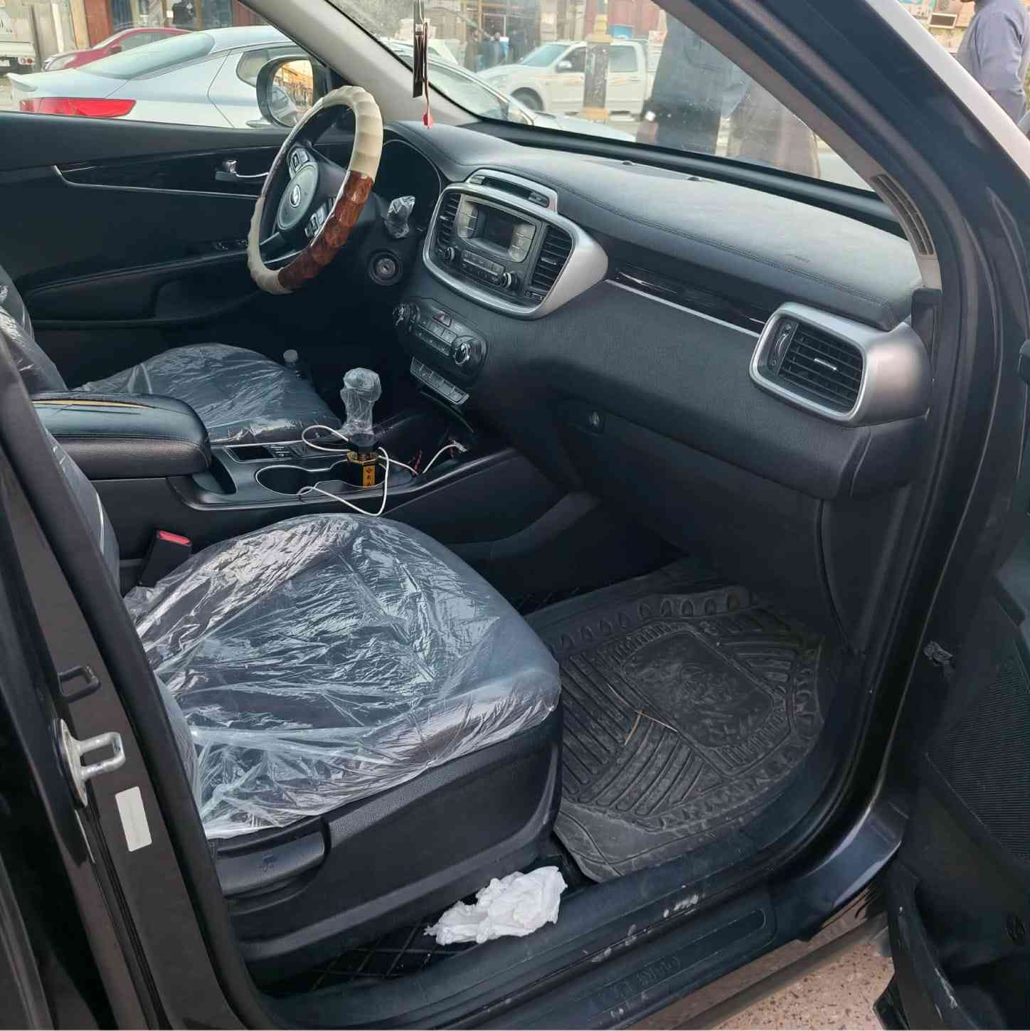 سلام عليكم
سورنتو 2016 ..5راكب

وارد امريكي gdi  بيهة البنيد مبدل
 وصبغ قليل نهاية باب السايق سيارة .جهازة و نضيفة
محرك وكير وحدادة  بل كارتون كهربائيات تبريد و تدفئه قطعتين تخم تاير  3 انضمة قيادة السيارة نضيفة بمعنى الكلمه
رقم ميسان دولي جديد

مكاني ناصرية وبل خدمة 
 ***********
