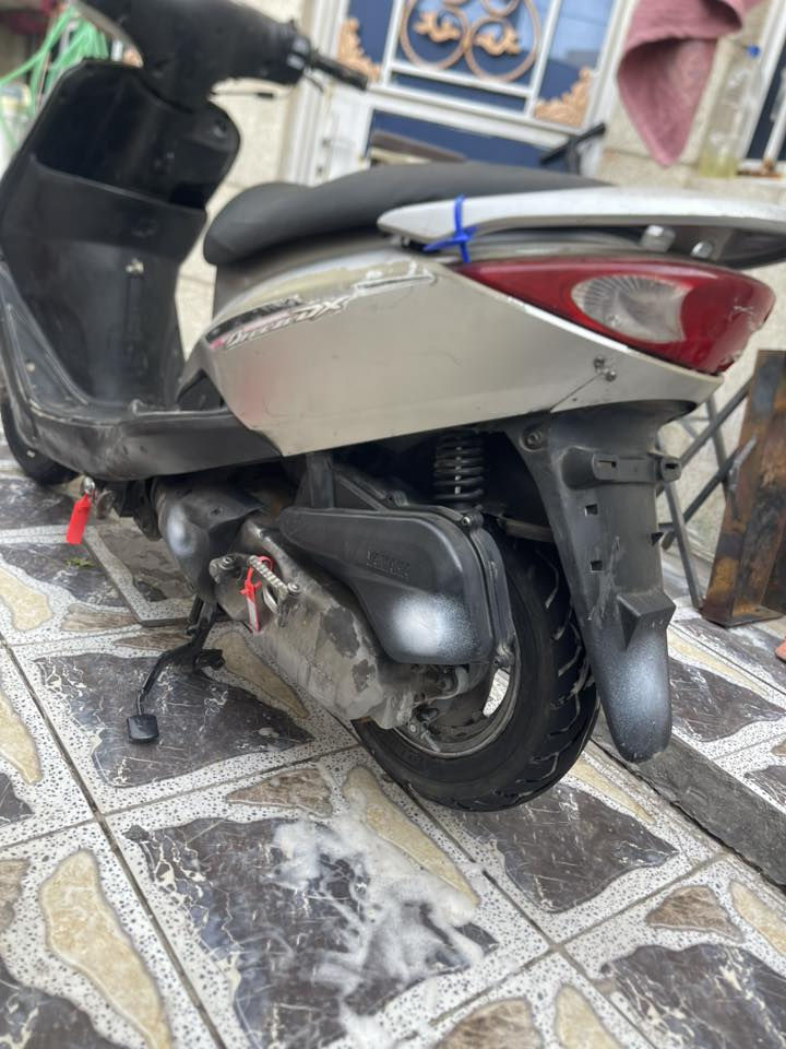 السلام عليكم دراجه يوماها بريز سرعه ١٤٠ للبيع الدراجه ابلاديه كفرات ابلاد مكينه ابلادممفتوحه نكره سلف وهندر كهربائياته شغاله مكينه خرسه شلعه ومعدل تاكل الشارع السعر٥٠٠ الرقم *********** المكان حي الجهاد
