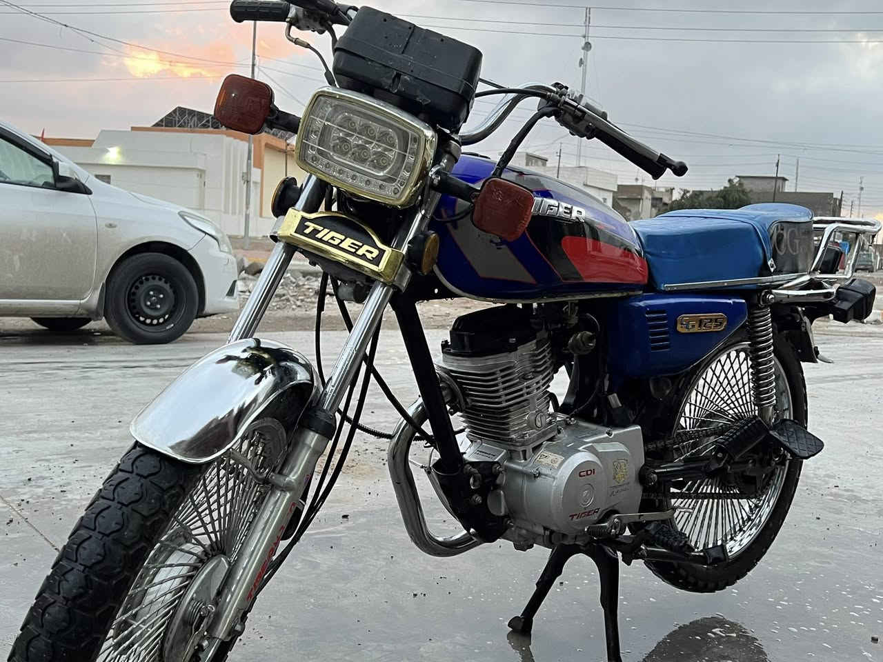 دراجه تايكر موديل ٢١ للبيع منفيس موجود سويجات ٣ محرك شرط ما مفتوح مجرد صوت تفيلس 
الدراجه تاركها صار شهر يحتاج الها غسل و شكم شغله ترجع توب شرط لا صرف ولا بخار و معدل فول 
السعر ٤٢٥ و بي مجال 
***********
