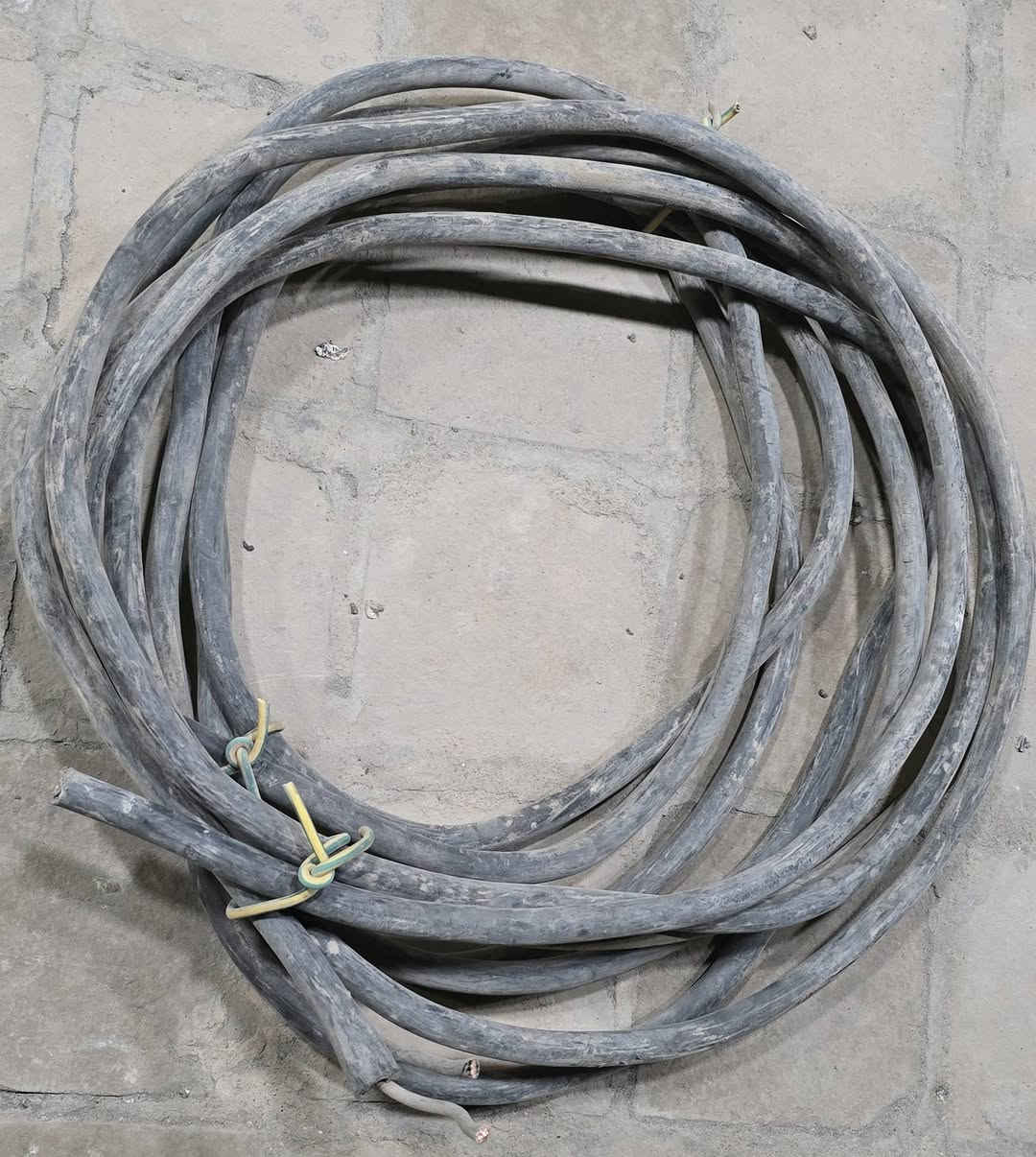 من رخصت الادمن متاح
كيبلات كهرباء نحاس ١٠٠ ./.


**إذا كنت صاحب هذا الإعلان وتريد حذفه لأي سبب، رجاءا أرسل رسالة إلى الدعم الفني**