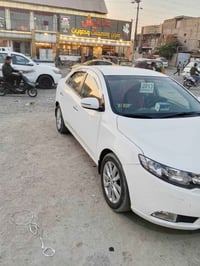 سيراتو 2013خليجي مكينه1600دوش سياره حلوه ونضيفه كيرمكينه على وضع شركه ...