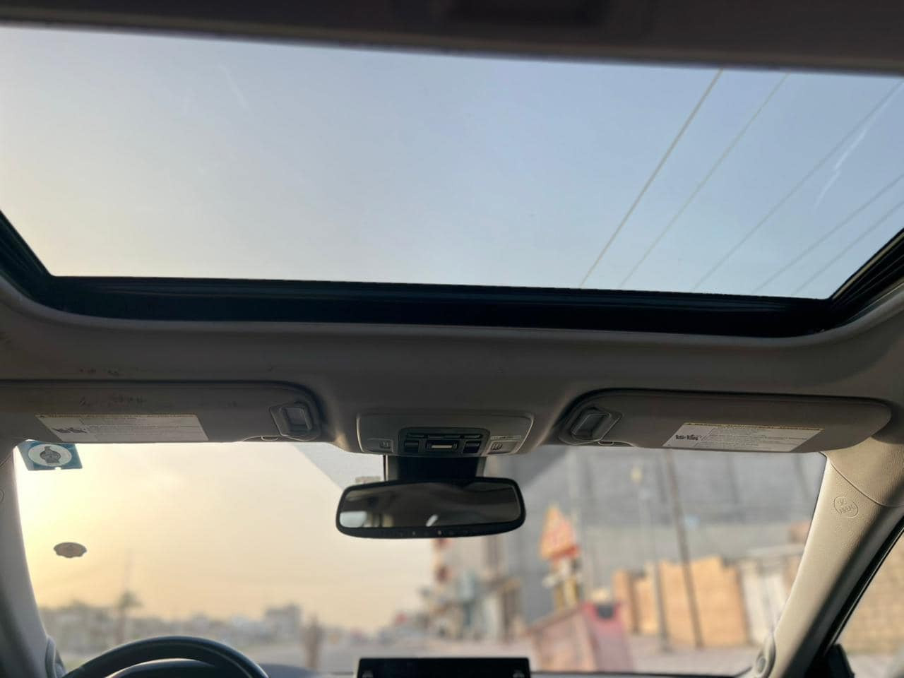 السلام عليكم 
كامري مديل 23 هايبرد  الضرر مثل ماموضوح بالصوره بدون ايرباگ  السياره فول مواصفات رقم صلاح الدين 
باقي التفاصيل بالصور
 السعر 210  مكاني المسحگ
‭0780 786 7042‬
