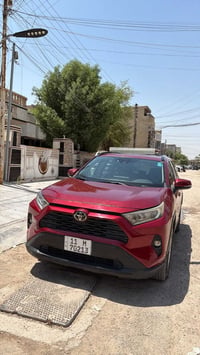 Rav 4 2021 xle  محرك 2500 بانزين  فول الفول  رقم بغداد باسمي تحويل ثان...