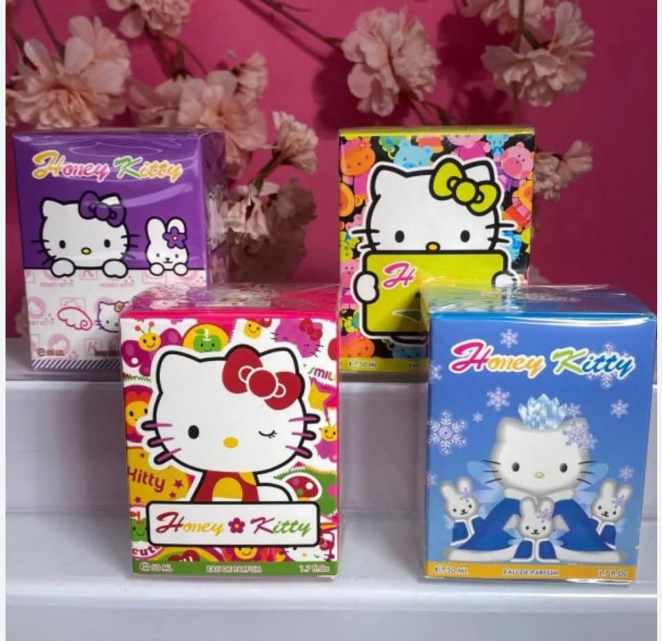 Honey Kitty" 
وفرنالكم عطر للأطفال 
بحجم 50 مل
العطر يأتي في زجاجة ذات شكل مميز داخل علبة مزينة بشخصية هالو كيتي.
يتميز برائحة خفيفة ولطيفة، 
غالباً ما تكون فواكهية أو زهرية لتناسب بشرة الأطفال الحساسة


**إذا كنت صاحب هذا الإعلان وتريد حذفه لأي سبب، رجاءا أرسل رسالة إلى الدعم الفني**