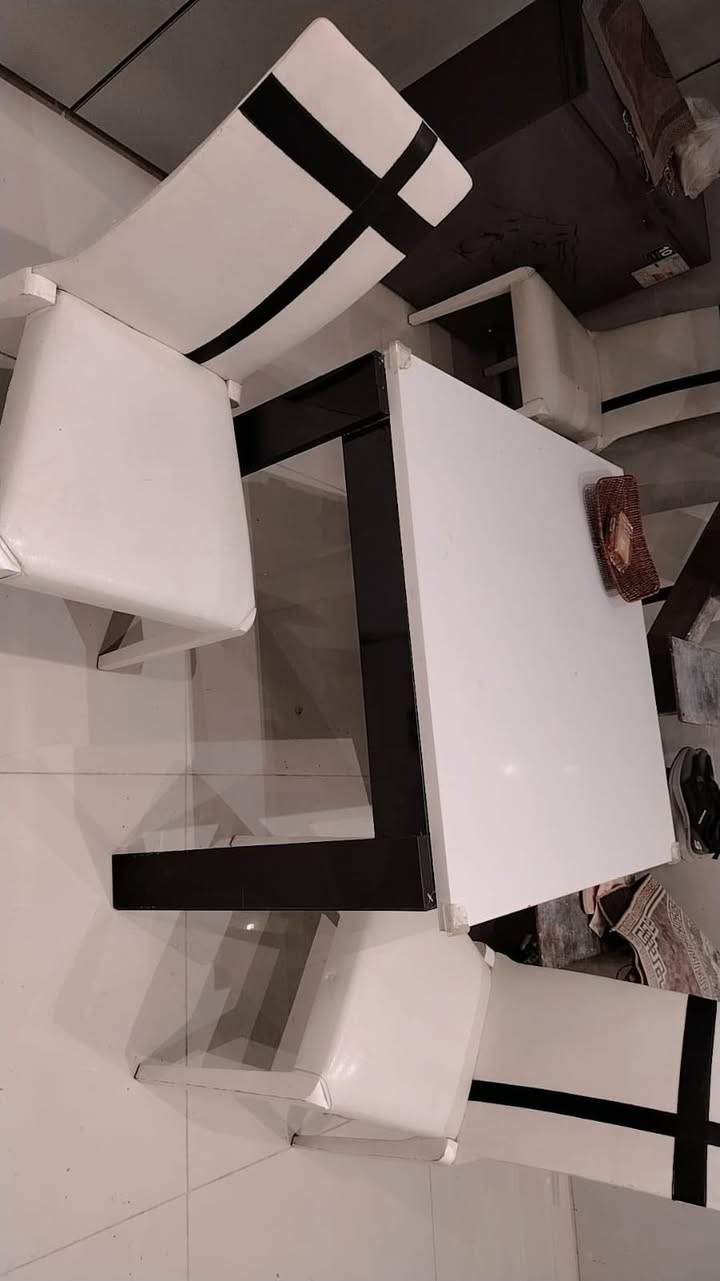 ميز طعام ٤ كراسي 
٧٥ الف


**إذا كنت صاحب هذا الإعلان وتريد حذفه لأي سبب، رجاءا أرسل رسالة إلى الدعم الفني**