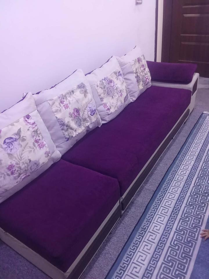 تخم ديوان للبيع ٧امتار نظيف مابي عيب سعر ١٧٥ بي مجال للاستفسار اتصار على رقم مو متواجد بل فيس  —-

‭٠٧٧٠ ٨٩٠ ٦٢٩٨‬
