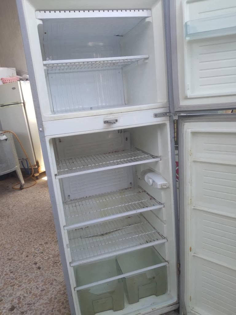 السلام عليكم ثلاجه نضيفه ما بية اي ضرر شغاله شرط الشغل تبريد فول ثلاجه 16 قدم ما داخله تصليح ابد نضيفه عنوان ابو رمانه العوفيه يم حسينيه الرسول الشراي يتصل على رقم *********** عمارة, ميسان
