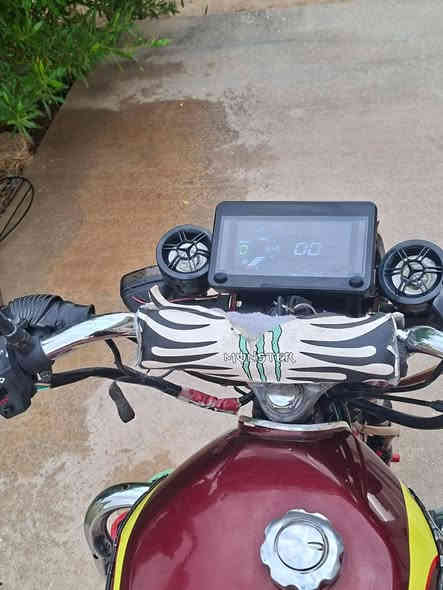 السلام عليكم ( مكلف بل نشر)  اخوان دراجه سولنك موديل 24 فول نضافه نعومه فول كماليات موصل 725
رقم صاحب الدراجه ***********
