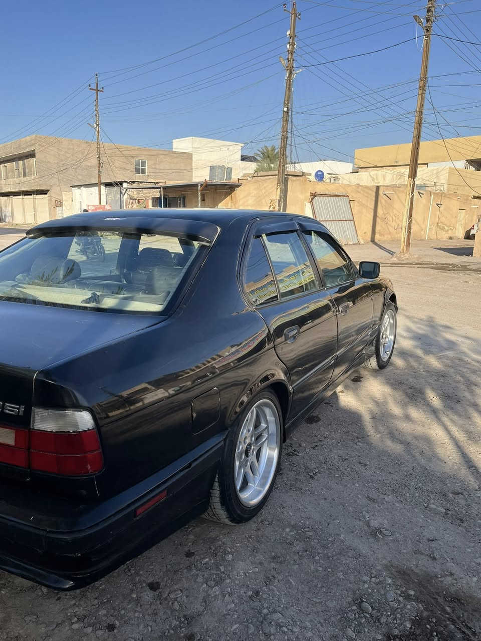 بي ام 525 مسكر فانوس
 موديل 93 اصل سنويه وبليته
صدر امامي خلفي جديد شرط
محرك بي بدايه بخار من القبغ مرات يطلع مرات لا بدون دخانه
تخم ويل M اصلي تو سايز حجم 17
داخل جلد
جام كهرباء 
فتحه سقف
رقم دولي بااسمي لل30
سياره ماناقصه ربع
سعر48
مكاني سامراء📍
***********
