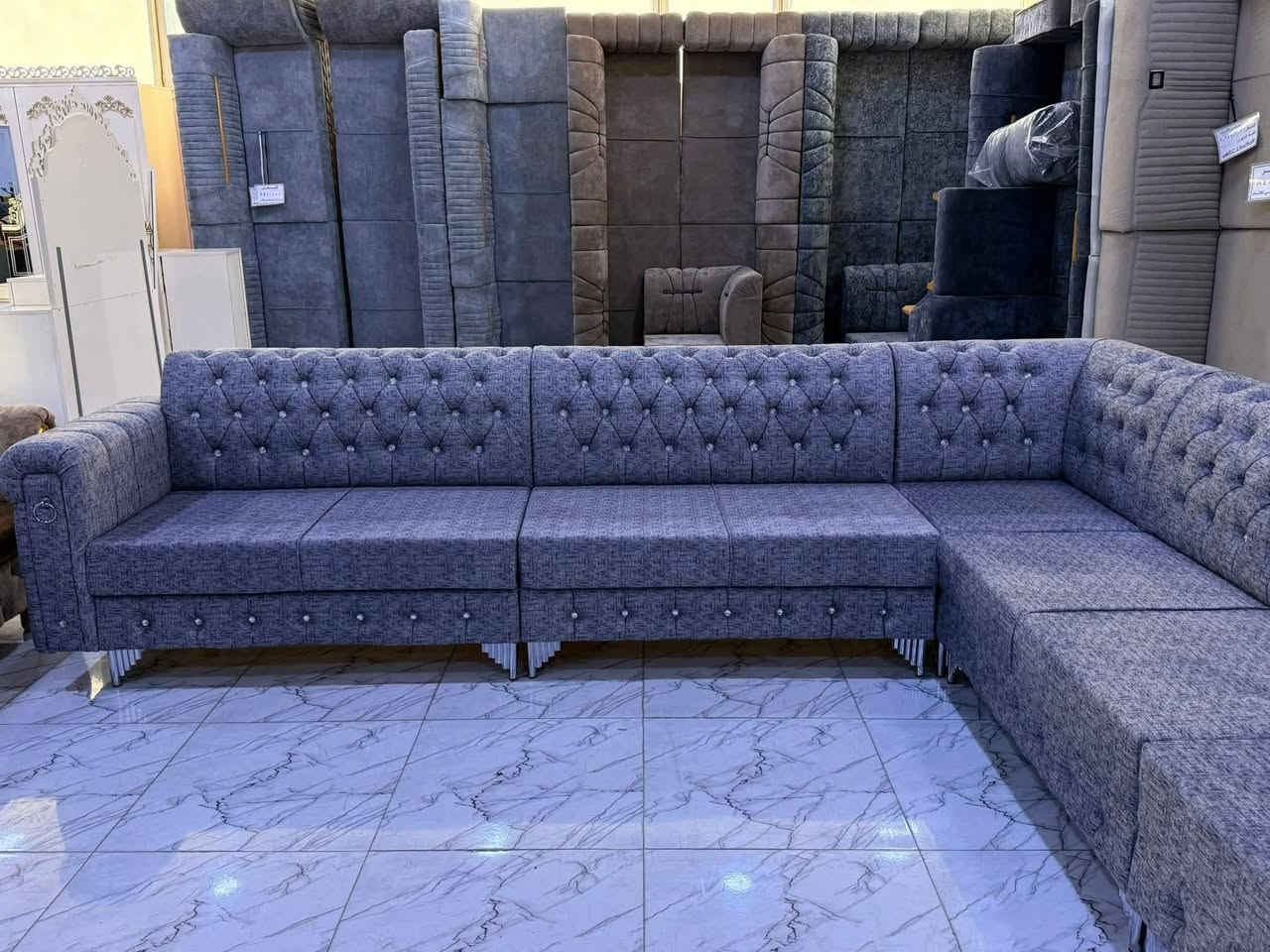 متوفر ديوانات شغل موصل جيد جدآ الخشب والاسفنج نوعية ممتازة. . . الاسعار ايظآ مناسبة جداً الشراي يتفظل خاص ويدلل... القياسات 7ونص


**إذا كنت صاحب هذا الإعلان وتريد حذفه لأي سبب، رجاءا أرسل رسالة إلى الدعم الفني**