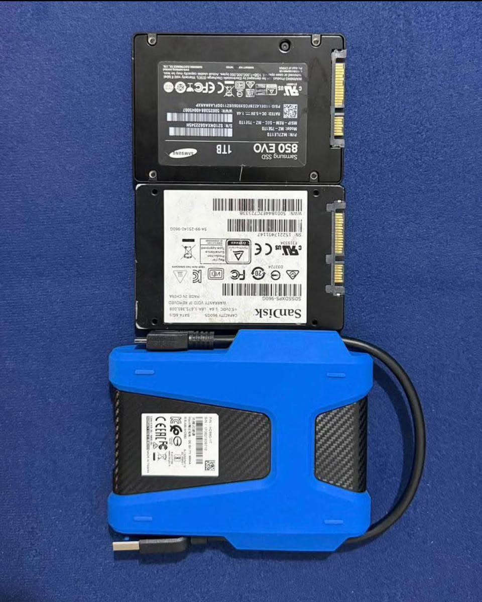 � 3 دانە هاردی SSD 1TB بۆ فرۆشتن 🔥

✅ خێرایی بەرز
✅ دۆخی زۆر باش
✅ تاقیکراونەتەوە و ئامادەن بۆ بەکارهێنان
✅ گونجاو بۆ لاپتۆپ و PC و پلەیستەیشن           💸نرخی 280 هەزار                                                    
� 3 أقراص هارد SSD سعة 1TB للبيع 🔥
✅ سرعة عالية
✅ حالة ممتازة
✅ مفحوصة وجاهزة للاستخدام
✅ مناسبة للابتوب والكمبيوتر والبلايستيش      ✅التوصيل متوفر إلى جميع أنحاء العراق            💸سعره 280 ألف دينار السليمانية, العراق


**إذا كنت صاحب هذا الإعلان وتريد حذفه لأي سبب، رجاءا أرسل رسالة إلى الدعم الفني**