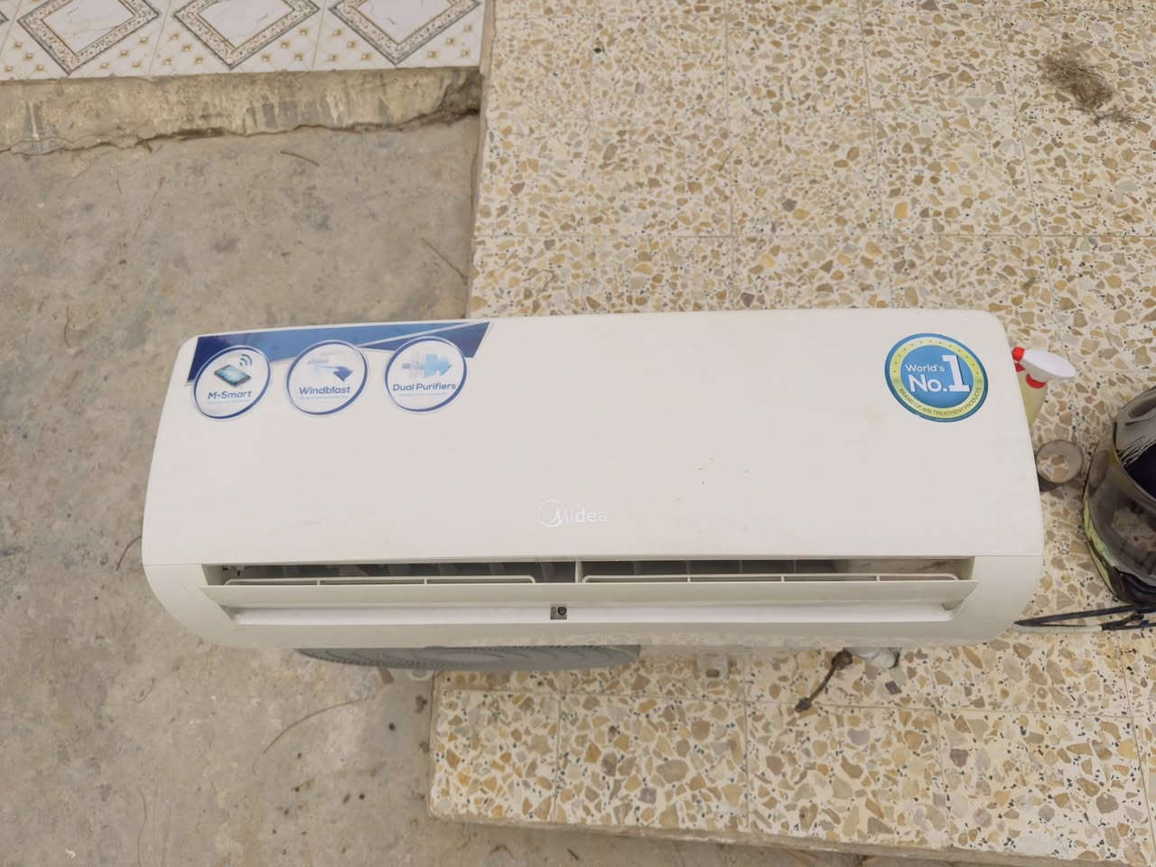 سبلت واحد طن شركة ميديا شغال مابي شي سعره 250وبي مجال مكاني الراشدية خلف بوابة بغداد 
***********

