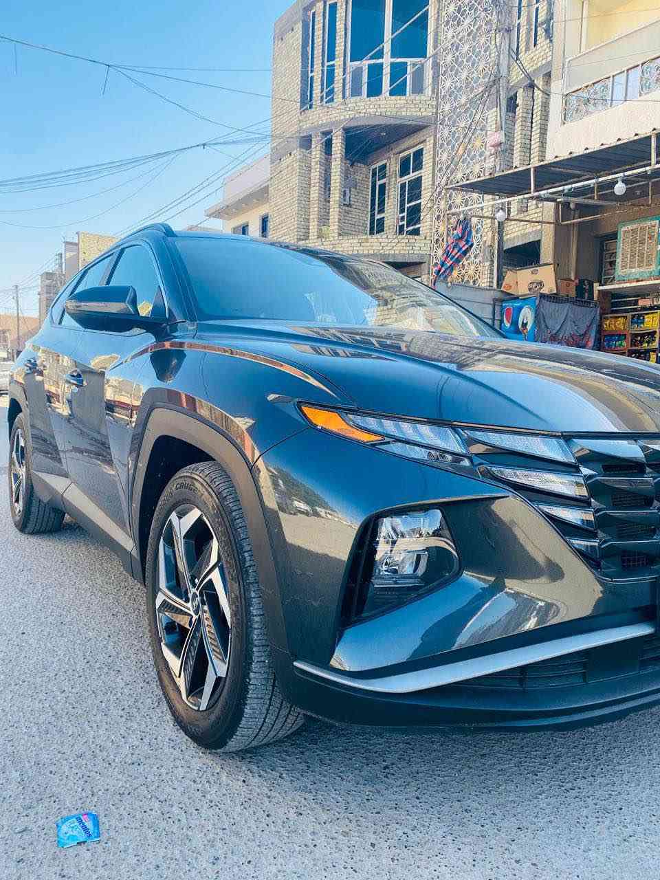 السلام عليكم 
توسان 2023 وارد امريكي 
الحادث داخل المنشور 
جاملغ وبنيد صبغ 
بدون ايرباك 
مواصفات فول 
ماشيه 32 الف
محرك 2500
السعر 185 وبيهة مجال 
العنوان بغداد حي اور 
*********** بغداد, العراق
