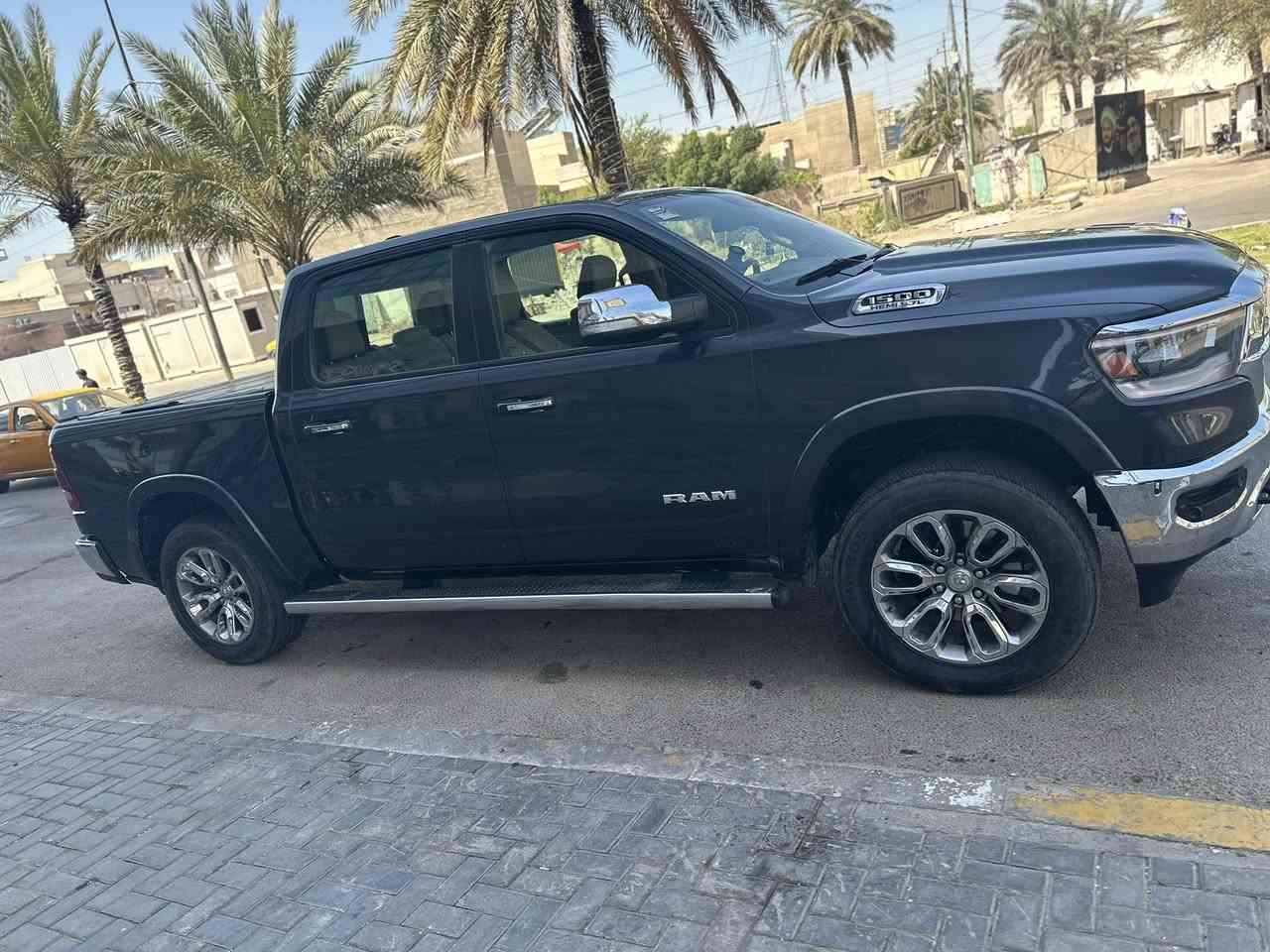 سلام عليكم

دوج رام 2019  لارمي ((خليجي )) 
للبيع او مراوس بسياره اقل

المحرك: V8 5.7L

فور ويل

رقم سليمانيه  باسمي🔥

ماشيه 173الف كيلو 

سياره بيه الجاملغ الخلفي صبغ وبخشم البنيد بارد

بيه منظمه غاز 90لتر

———————————————

مواصفات :

🟪بصمه تشغيل 

🟪نقطة عمياء 

🟪المصابيح الأمامية زنون.

🟪كشافات الضباب زنون. 

🟪المصابيح الأمامية LED.

🟪المصابيح الخلفية LED. 

🟪دخول ذكي (بصمة). 

🟪تشغيل عن بعد 

🟪المقاعد كهربائية مع ميموري.

🟪المقاعد الأمامية تبريد وتدفئة. .

🟪شاشة كبيرة 

🟪حساسات امامية وخلفية.

🟪مانع تصادم (Emergency Brake)

🟪مكيف خلفي

🟪باب الصندوق كهربائي.  

🟪هاند بريك كهربائي.

🟪حساسات امامية. 

🟪حساسات خلفية. 

🟪مرايا مع خاصية التعتيم الذاتي

بيها هواي مواصفات جنايه الرام يعرفوها 

السعر 260وبيه مجال

رقم سليمانيه  تحويل مباشر
***********
