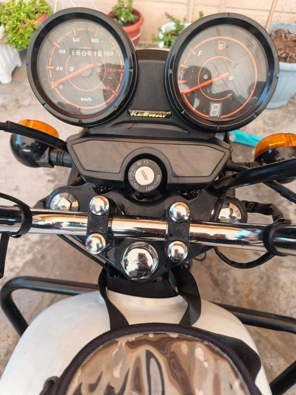 ‎🏍 للبيع: دراجة Keeway RKC  200 cc (شركة كيوي الأصلية)
‎📍 المنشأ إيطالي

‎

‎المسافة المقطوعة : 16.061كم فقط.

‎الحالة: الدراجة نظيفة جداً شوف عينكم، جاهزة ومكفولة من أي نقص.

‎الموديل: 2025 مشتريه بل 2026

‎

‎العنوان: ديالى - قريب على تقاطع القدس

‎

‎رقم الهاتف للتواصل:***********

‎

