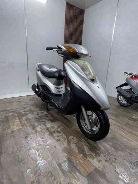 السلام عليكم للبيع بريز منشى { ياباني } الدراجه بحالت الوكاله جديده كلش كهربايات كلها شغاله تايرات جدد الكفرات كلها ختم واحد شلعه ومعدل كلش حلوه نكره سلف بكل وكت الدراجه اخت الرمبه جيب فيتر وتعال افحص برغي مبدل بيها السعر 700 وبيها مجال قليل ( بغداد الكريعات )***********
