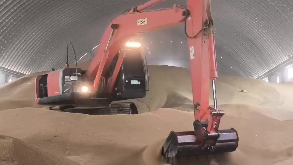 حفارة هيتاشي مديل أثنى عشر مشتغله ثمانية ألف ساعه الحجم 200 بلادية برغي مامفتوح بيها العنوان قضاء غماس. رقم المبايل. 
          ***********
