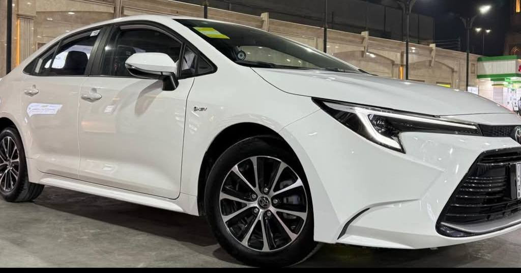 كورلا / 2025 / الشكل الأمريكي / محرك  1800 هايبرد HEV رقم بغداد دولي. السيارة ضمان الشركة لمدة سنتين...السيارة  إستلام( شهر ٩ / 2025 ).السيارة ع وضع الشركة و بيه سونار.
المواصفات...
- محرك 1800 هايبرد - شحن ذاتي .
- بصمة تشغيل + بصمة دخول .
- هاندبريك بصمة + أوتوهولد.
- رادار توقف ذاتي.
- سياقة آلية .
- تبريد قطعتين - بيانو شاشة .
- شاشة أبل كاربلي + كامرة خلفية دوارة.
- مانع أنزلاق + مود درايف + أيفون مود.
- (  ٦  ) أيرباك .
-حساس لايت كامل أوتو عالي ناصي+ زنون+ لد نهاري.
- حساس ضغط  أطارات .
- تحكم ستيرن فوول كامل جهتين.
-ماشية ( ٧٠٠٠ ) كيلومتر قابل للزيادة. أستخدام شخصي. 
- السيارة مكفولة من الحادث و البارد و حتى من الشخط.
- السعر (   ١٥٧ $ ) و بيه مجال للشراي. 
-العنوان بغداد/ السيدية.
- هاتف( *********** )( ***********) ( *********** / واتس اب )
