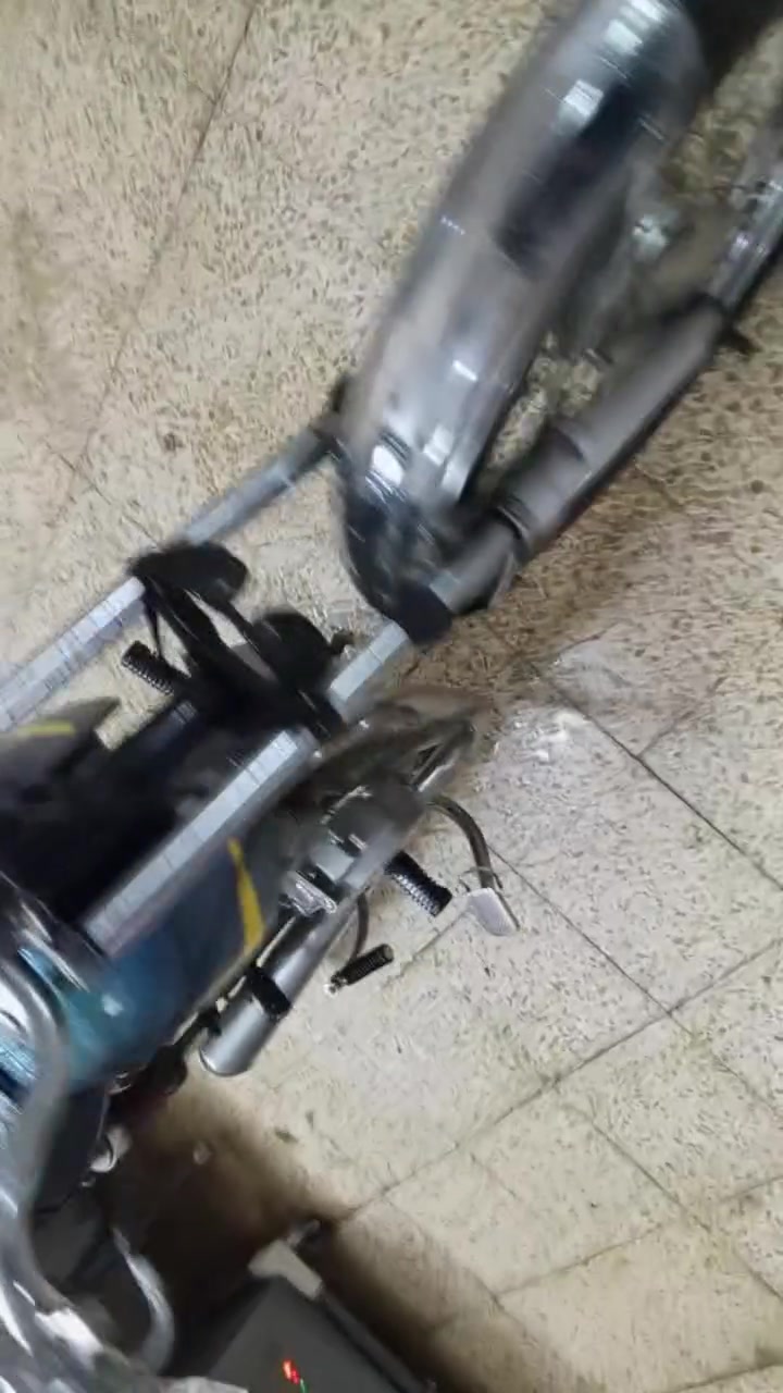 الدراجه للبيع نظيفه ومرتبه قوم حديد قفلها 120 شراي تعال خاص


**إذا كنت صاحب هذا الإعلان وتريد حذفه لأي سبب، رجاءا أرسل رسالة إلى الدعم الفني**