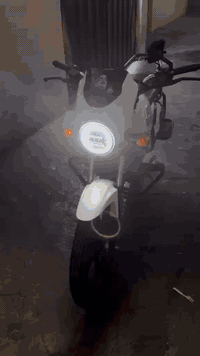 السلام عليكم 
دراجه دايوان البيع موديل 2025
مرقم اربيل عنوان بغداد العطيفيه قرب البيروتي 
السعر 1900قفل مستعجل ع البيع 
***********
كروب بيع وشراء الدراجات بريز في بغداد 
كروب بيع وشراء الدراجات في بغداد
