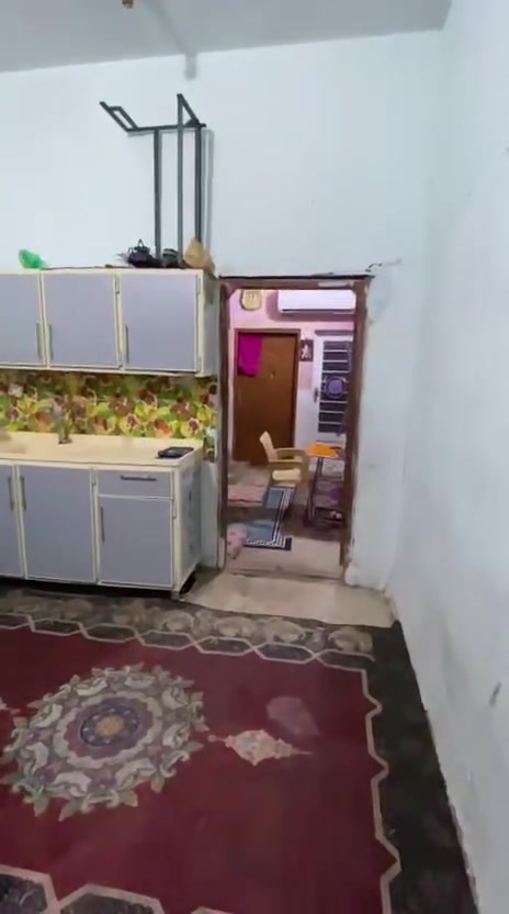 بيت للبيع بكربلاء الامن الداخلي 
مساحت البيت 100م
بناء بلوك الارضيه صب +طابق ونص
الارضي يتكون من غرفه وصاله ومطبخ وستقبال
الطابق الثاني غرفه وصاله
السياج الخارجي يحتاج ترميم مع الصحيات
السعر معروض 70بي مجال
عليه اسكان 4ونص
حسب الاتفاق وراي او وره المشتري
اذا وراي اسدد بنفس الوقت وداور
متواجد علفيس واتساب ***********
