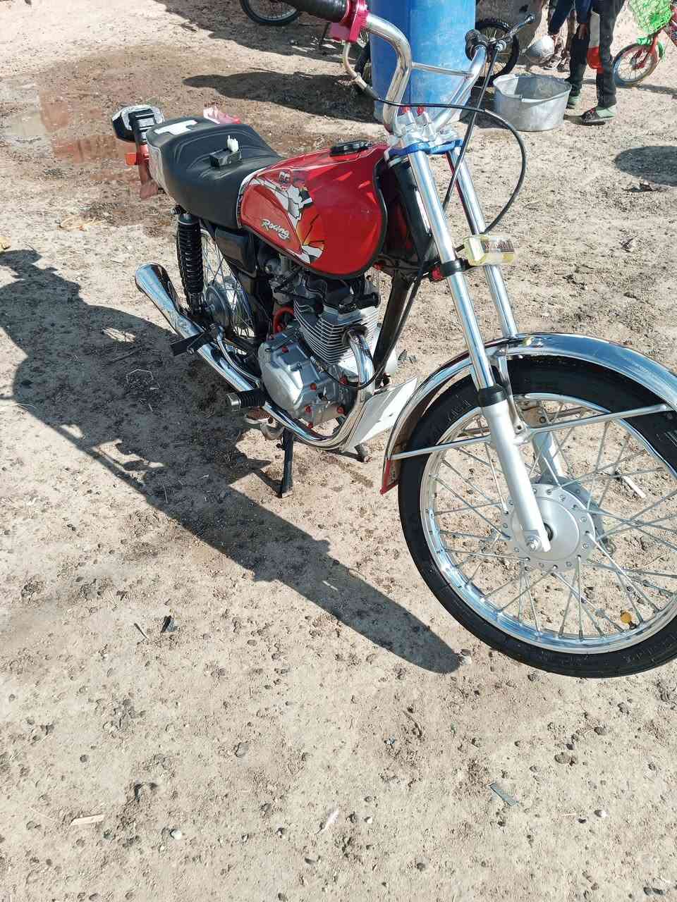 السلام عليكم دراجه كامله ما عاوزها هاي نقص اوراق الشاصي مال 19 معمره 25 دراجه كامله اوراقها اصولي الرقم ***********
