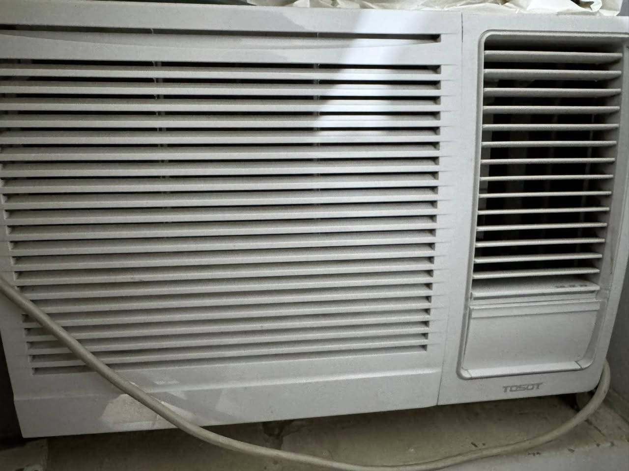 السلام عليكم
مكيف توسوت تدفئة تبريد خير من الله تبريد ثلج 
نظيف ومامستعمل هواي
السعر 350 الف قفل
العنوان كوت الزهراء 
للتواصل واتساب ***********
مامتواجد على الفيس
