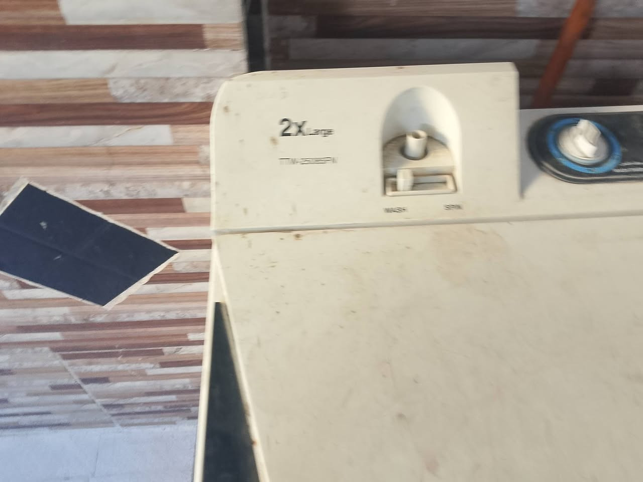 غسالة جديدة نظيفة حجي كبير تغسل بظانية 85الف ***********
