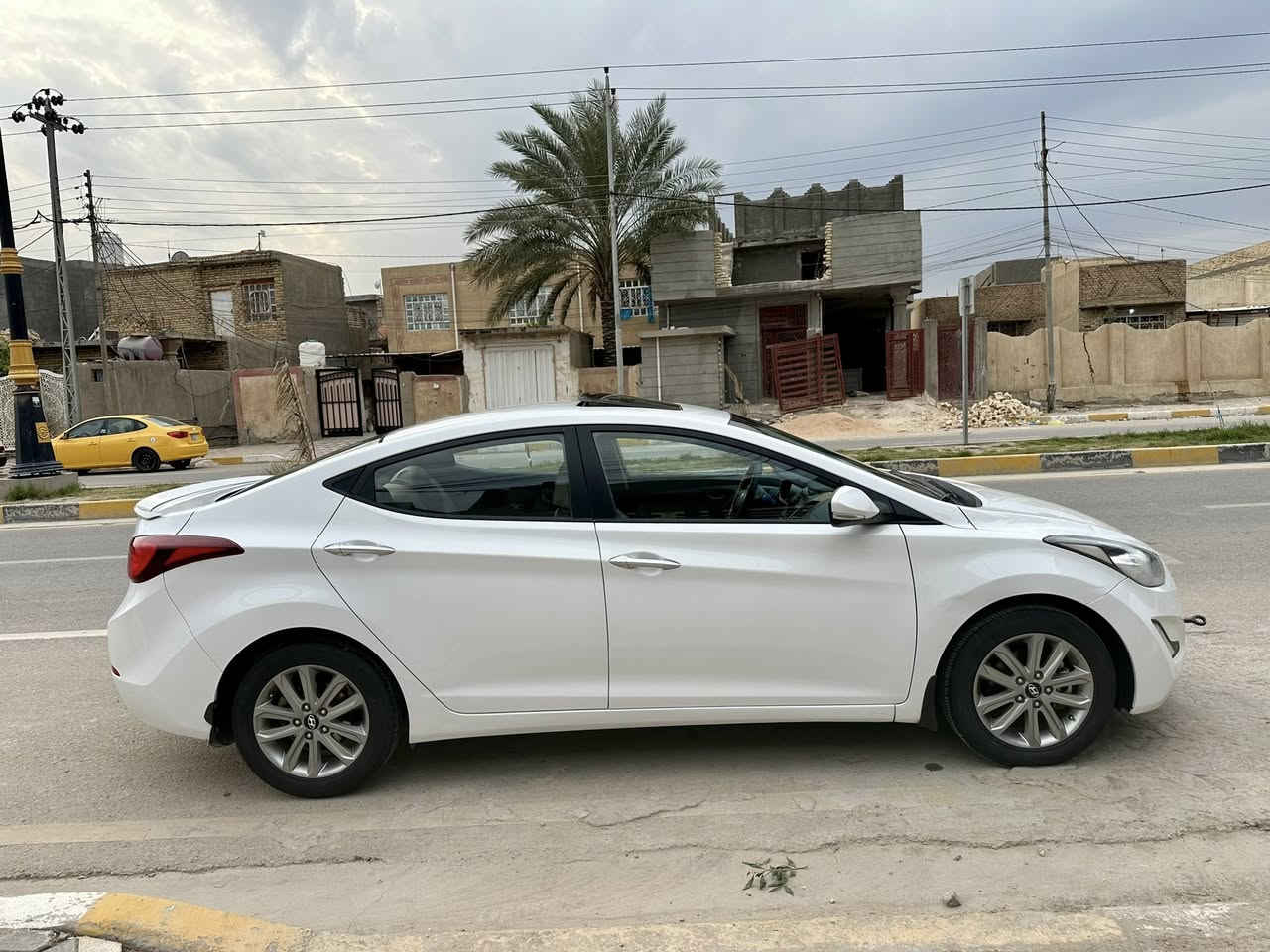 السلام عليكم 

النترا موديل 2015 خليجي فول 
رقم بغداد الدولي  ب اسمي قبل سبوع سويته سنويه ل2031

(كفاله عدا باردين بسيطات كلش)

فتحه 
شاشه جبيره 
قطعتين تبريد
مري شفط 
اشاير ب المري 
لدات اماميه 
كامره خلفيه دواره 

ماشيه (١٣٣) حقيقي

سياره نضيفه كلش وعليها ادامه وتخم تاير وارضيه مدوشمه جلد والكشنات 

للاستفسار ***********
