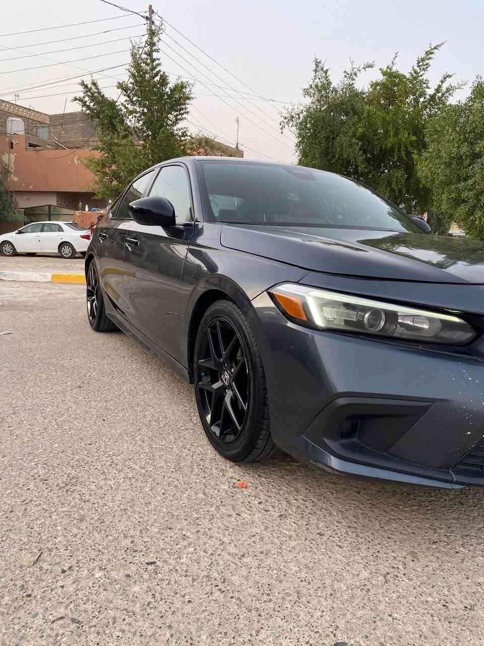 السلام عليكم
هوندا سيفك 2022 رقم اربيل بأسمي 

فئة ال sport
بصمة 
تشغيل عن بعد 
رادار امامي خلفي جانبي 
لد امامي خلفي 
بصمة ابواب 
كيجات دجتل 
نظام ايكو سبورت نورمال 
نظام ترحيب 
شاشة اعطال
كامرة 
وبعد هواية مواصفات 
تخم تاير وباتري جديد
محرك 2000 تنفس طبيعي 
ماشية 52 الف كيلومتر 
الحادث  بنيد فقط صبغ بدوان شواطي بدون لغود ايرباك لستيرن وراجع سستم
 وصار بيها بالعراق شخوط فوك البيبان اليسرى بعده ما مصلحه 

السعر  137 وبيها مجال كلش قليل وما اضن اكو هيج سعر 

***********
