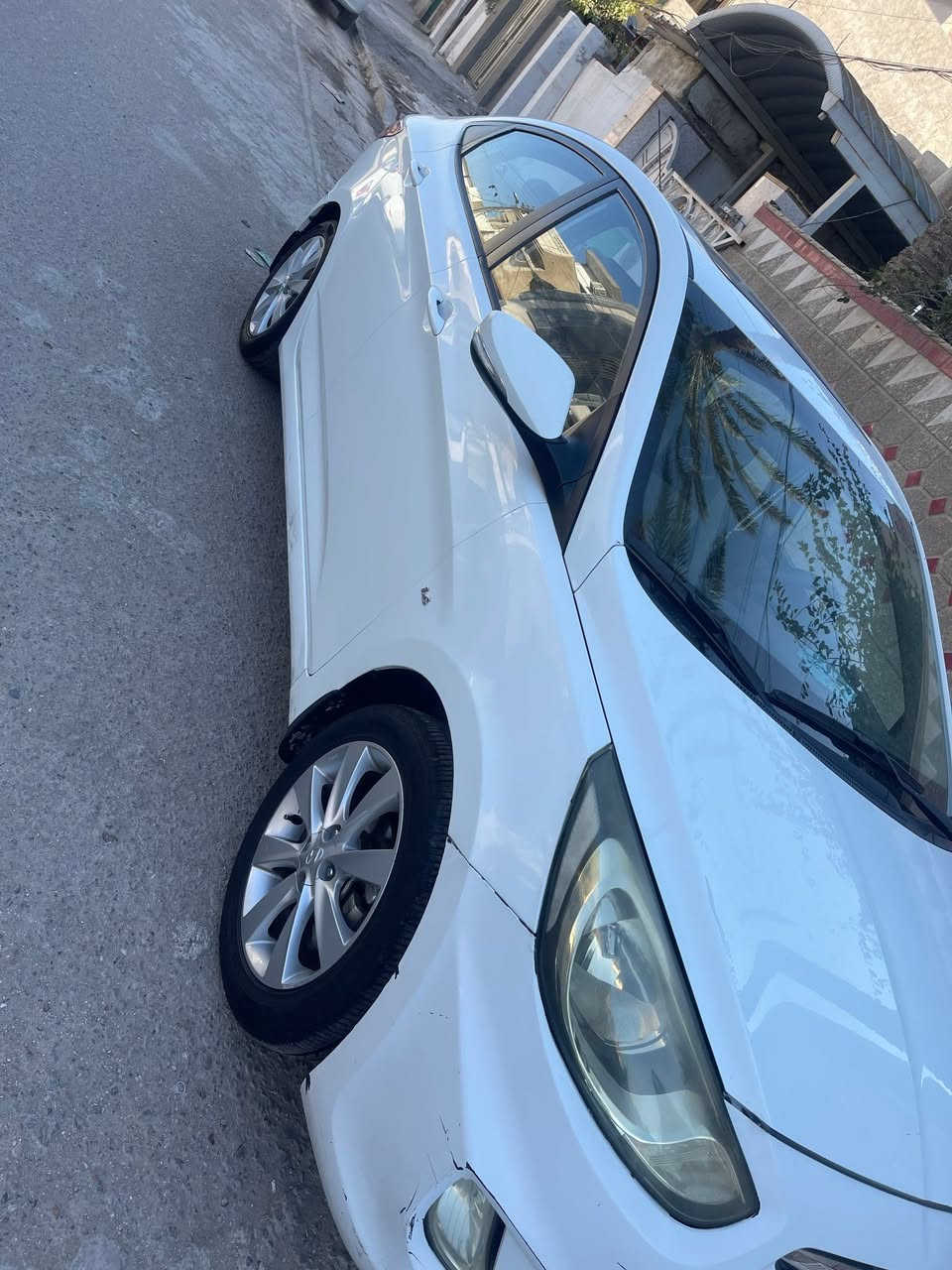 السلام عليكم 
اكسنت خليجي 2012 بلو
مكينه 1600 رقم بغداد سنوية ساقطة 
باسمنه سيارة 
منظومة تبريد بحاجة للصيانة 
بيه طخة يم قبغ البانزين بيه بارد مكانات بيه طخة جاملغ الامامي رايديه ب٩٤ $  ورقة
بغداد الكرخ للاستفسار ***********
