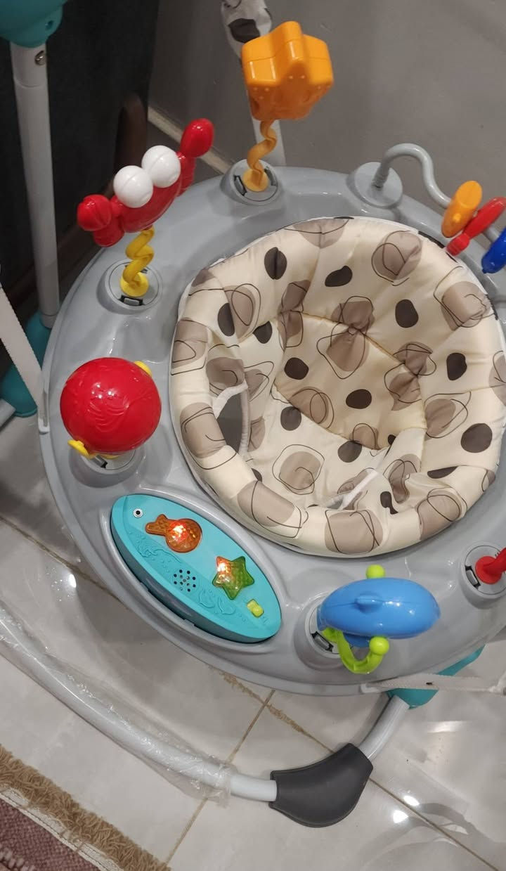 سلام عليكم 
نطاطه كلش جديده و قوية استعمال جدا  قليل 
ماخذتها  ب٧٥ ابيعها ب ٥٠ مع حجلة هدية 
الي يحب يشتريها يتواصل ويه الرقم ***********
