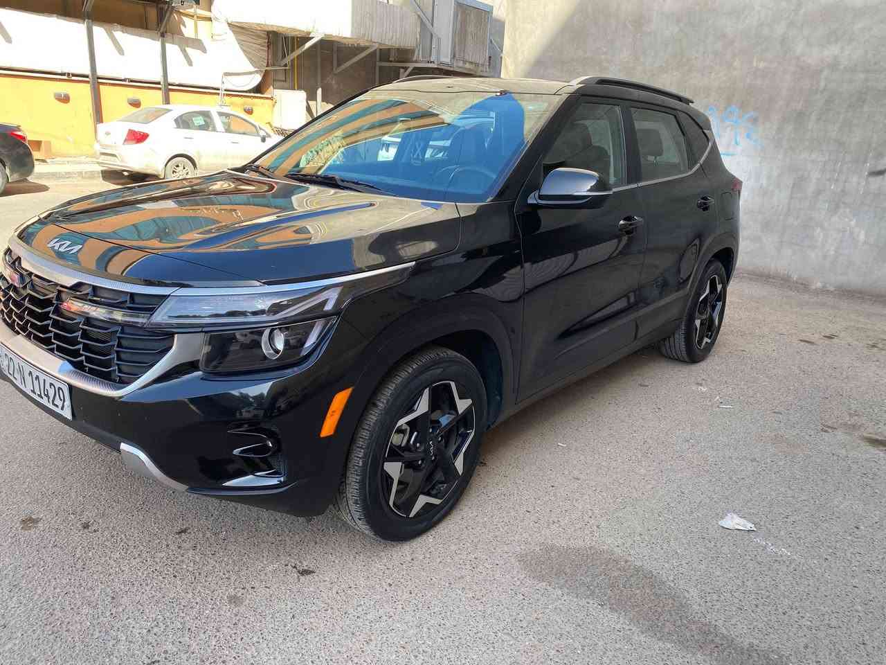 السلام عليكم للبيع سيلتوز موديل 2024
حادثه كما موضح بصور 
باب تبديل وجاملغ شويه مصبوغ 
جاهزه وفول لل اخير عارضه 165وبيه مجال بصيط مكاني الأعظمية الإتصال ***********
