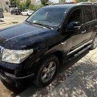 لاندكروز ستينيه اصل 5700x8 مكفوله من الصبغ والتبديل والحادث عدا ملاحظا...