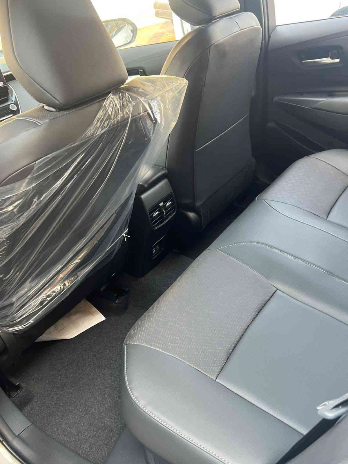 شركه جبل عرفه لتجاره السيارات 
🚘 كورلا هايبرد 2025 الشكل الخليجي
COROLLA HEV 2025 🚘

📜 اليكم المواصفات 👇
🚘 خليجي 
🚘 زيرو
🚘 الموديل 2025
🚘 سعة المحرك 1,8L
🚘 مرتبط بناقل حركة أوتوماتيكي 
🚘 عدد AIR BAG 8
🚘 سلايد رووف
🚘 لايت زينون + LED
🚘 حجم الاطار 205/55R16 
🚘 ويل كب 16
🚘 مفتاح التشغيل بصمة
🚘 دشبول ديجيتال 
🚘 شاشة اصلية
🚘 كاميرا 
🚘 المقاعد مخمل اسود
🚘 تتسع المقصورة ل 5 ركاب
🚘 مثبت السرعة Cruise
🚘 تحديد المسار
🚘 المودات والأوامر الصوتية
🚘 فحص أنظمة السيارة 
🚘 حساسات ضغط اطارات 
🚘 تبريد شاشة
🚘 قطعتين تبريد
🚘 هاند بريك بصمة
🚘 نظام مانع الانزلاق 
🚘ا ISOFIX    ايزو فكس
🚘 اوتو هولد Auto Hold 
🚘 اشارة في المرايا الجانبية
🚘 مخرج منفذ الطاقة
🚘 ا  Bluetooth 
🚘 تطعيم الدواخل ألمنيوم 

💵 السعر 21  مليون🔥 و600,ألف 🔥 
💵 السعر شامل الدلالية
ـــــــــــــــــــــــــــــــــــــــــــــ

📍 معرض جبل عرفة لتجارة السيارات بغداد الكريعات شارع الوقف السني 
(

📳 خدمة الزبائن / ***********/ ***********/ ***********
