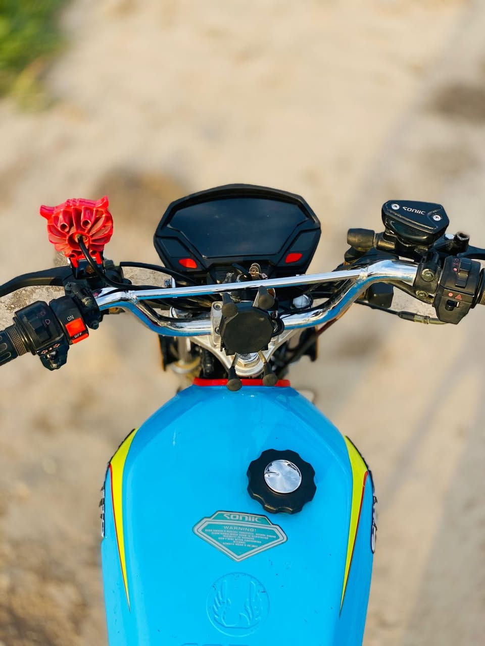 السلام عليكم تايكر 24
دراجه كفاله 
اوراق كامله 
مابيه اي نقص 
كهربائيات كله شغاله 
شراي تعال خاص 
***********
