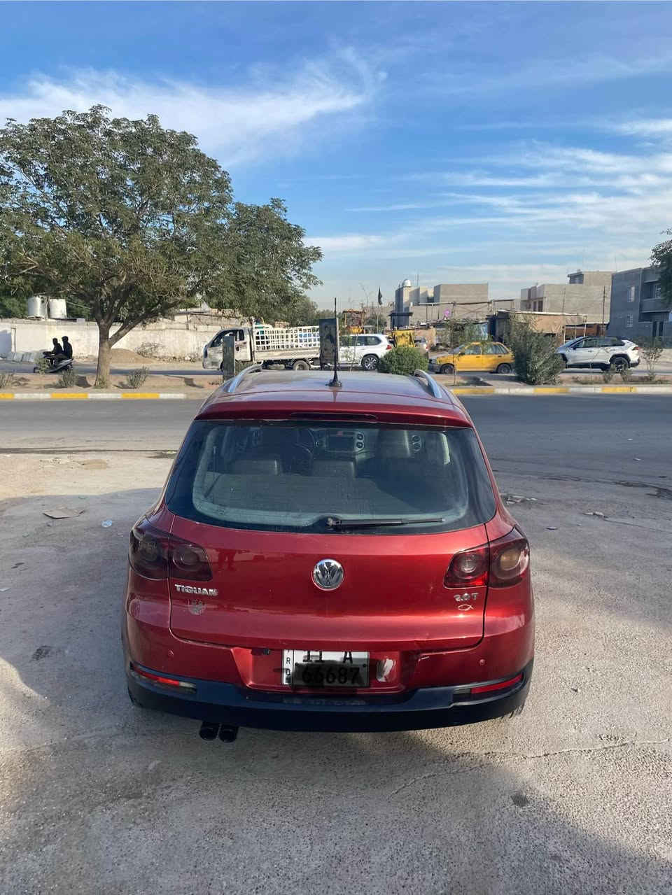 السلام عليكم ***********
فوكسواكن (كولف)تيجان موديل ٢٠١٠وارد أمريكي  🇺🇸 حادثها جاملغ امامي بدون دواخل السياره كلش جديده وبدون أي نقص السياره عليها ادامه كامله من كلشي وفول مواصفات كشنات جلد تدفئه وتبريد وتحكم كهرباء بالكشنات شاشه كبيره حساس امامي خلفي كاميرا دواره لايت زنون بانوراما مكينه ٢٠٠٠ تيربو وبعد بيها هوايه مواصفات السياره رقم بغداد الدولي هزه وفحص جديد مكان السياره بغداد حي الإعلام السعر ٩٨ وبيها مجال بسيط بغداد, العراق
