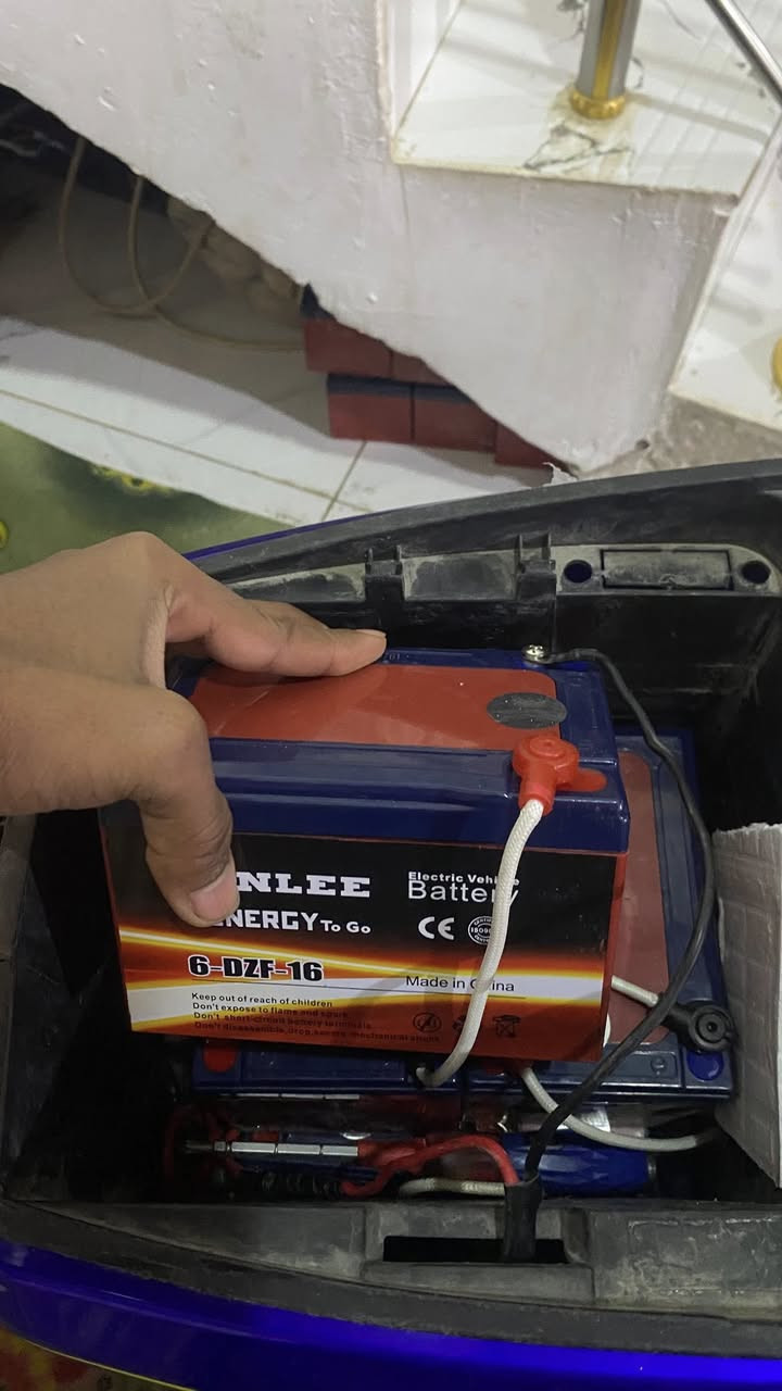 سلام عليكم دراجا شحنR9بطاريات جدد لبارحا شديتهم5بطاريات كهربائيات كلهه شقاله دراجه حلوه مكاني ابو الخصيب البهادريه راسلني وتدلل واتساب***********
