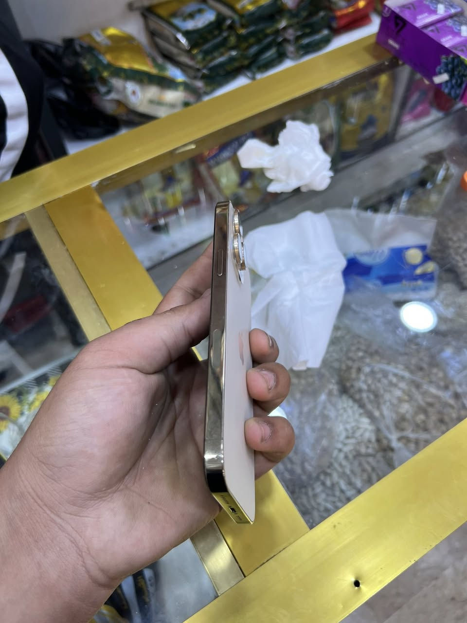 ايفون 13 برو ماكس الضهر والايطار نضيف بي كسر بل كلاس فقط ومبدل بطاريه والكامره السينامئيه عطلانه بطاريه اصليه نسبته 87 اصليه مو تجاريه الباقي نصيف كاترون ويا بي عدسات حمايه فيس ايدي شغال سعره 450 وبي مجال مكاني البصره الحكيميه ماتحصل هيج سعر رقمي ***********
