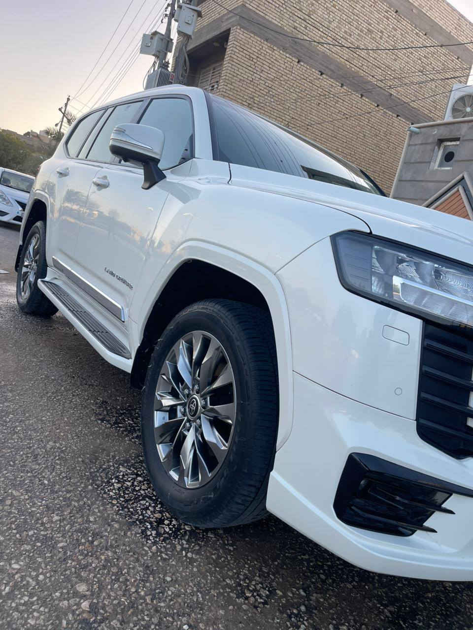 االسلام عليكم لاندكروز مديل 2024 بريم لمتدد فول مواصفات السياره عله وضع وضع شركه  مكفوله كفاله عامه رقم بغداد باسمي تحويل ثاني يوم مكاني كربلاء للبيع او مروس الشري يتصل *********** أو ***********
