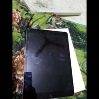 آيباد ٩ • ٦٤ • شاشة مبدلة