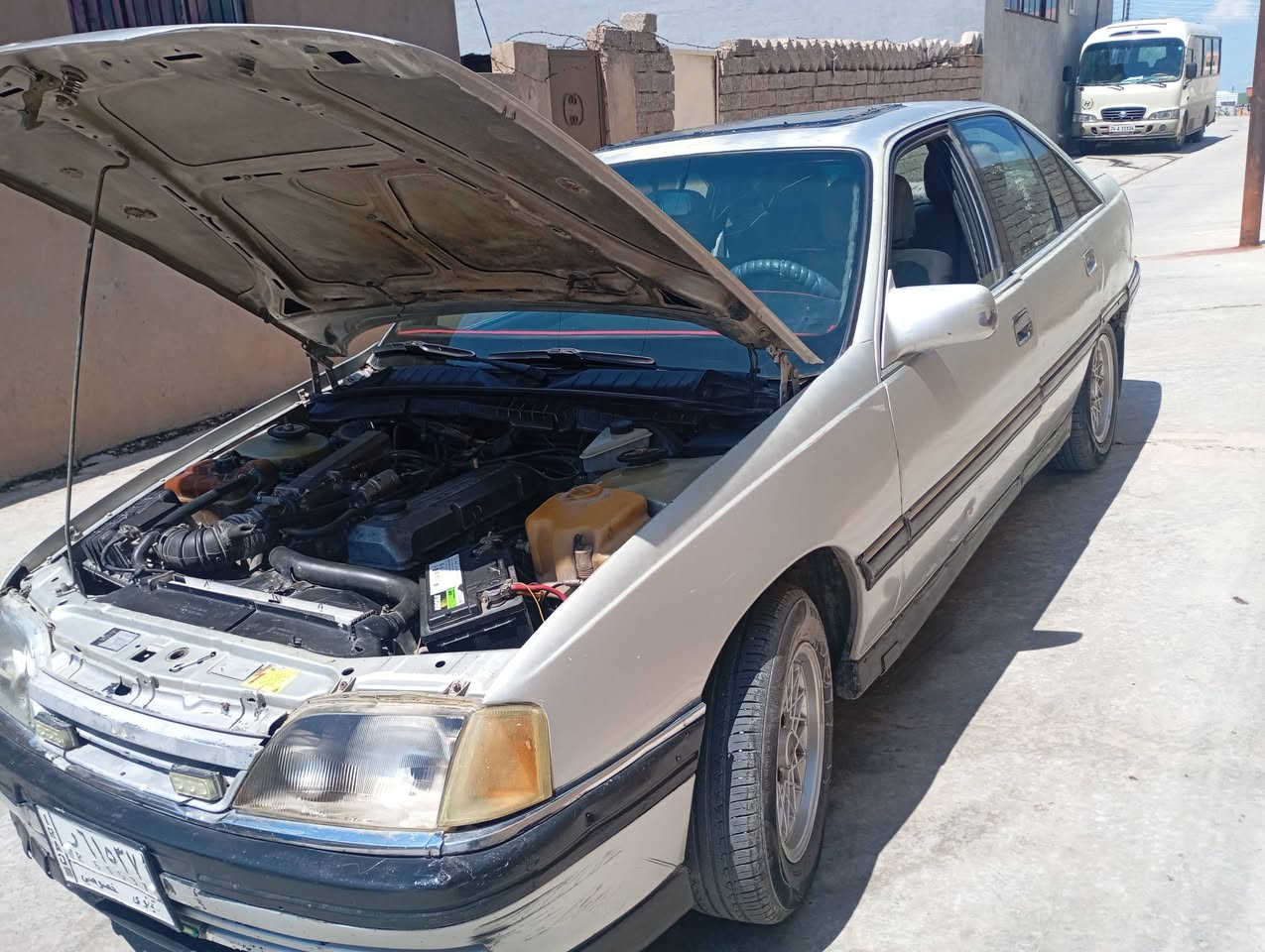 السلام عليكم اوبل اوميكا موديل 91سنويه 29 كير محرك شرط طخم جديد طخم تايرات جديد وكهربايات شغاله السعر 33 وبيها مجال بسيط رقم ***********
