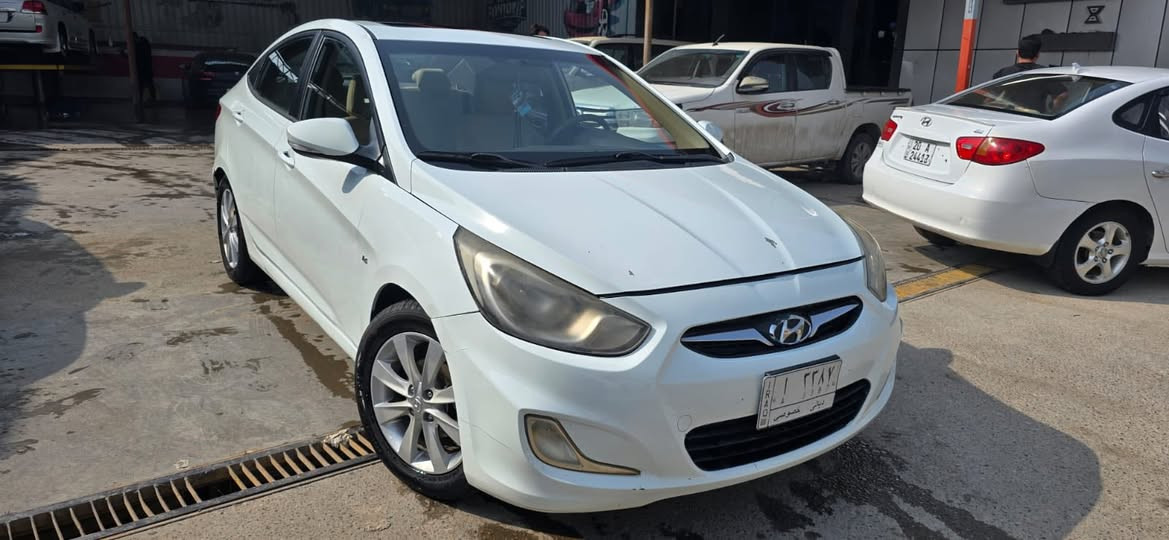 السلام عليكم 
مكلف بالنشر 
اكسنت موديل 2011 خليجي 
رقم ديالى 
سلايد روف 
حساسات خلفية 
صدر جديد تختم تاير جديد تدفأة تبريد 
كير مكفول 
محرك بي طكطكة فقط اثناء التشغيل عندما تكون باردة وتخف عندما تسخن 
السونار موجود داخل الصور 
صبغ فقط بدون دواخل 
مكانها ديالى بعقوبة 7 نيسان  
السعر 82 وبي مجال 
للاستفسار ***********
