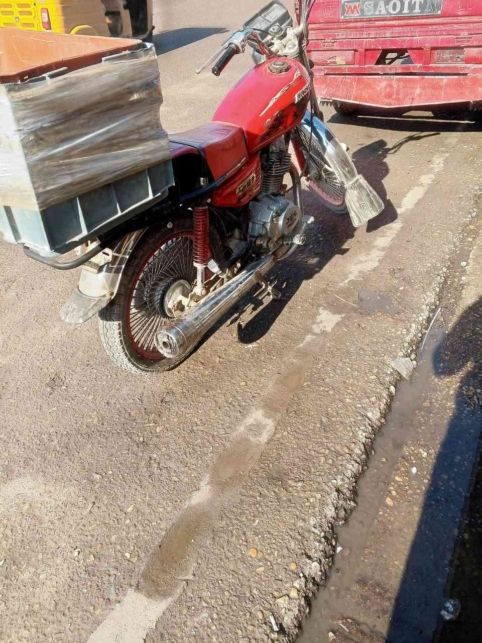 دراجه للبيع وصل فقط دراجه نضيفه بس مهموله من الغسل ***********
