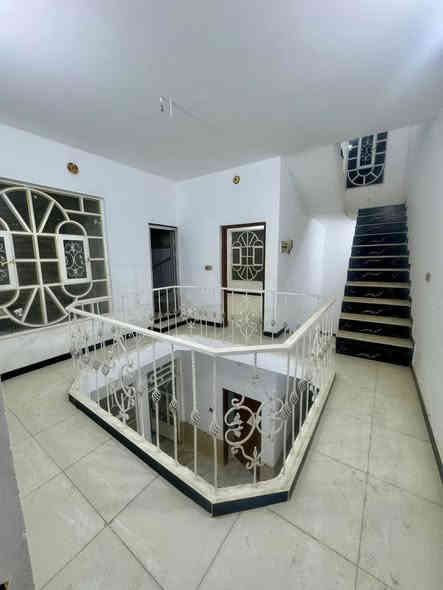 مكتب اكرم الحاتمي للعقار  ***********
==================================

دار  للبيع  المساحة  125  متر  طابو صرف 

حي ميسان قطاع 23 عرض الشارع 12 متر 

 ==================================
طابقين 

الطابق الاول/ غرفة وصالة ومطبخ وأستقبال

وصحيات داخلية وخارجية ومكشوفة وطارمة 

الطابق الثاني/ غرف عدد  3 وصالة وصحيات

بناء نضيف صب كونكريت 

البيت فارغ غير مسكون 

السعر 155 مليون وبي مجال 

للاستفسار الاتصال بالرقم  *********** وات سآب 

او مراجعة المكتب/ عنوان المكتب النجف الكوفة 
  
   حي ميسان شارع الكيات مقابل اسواق حليم
